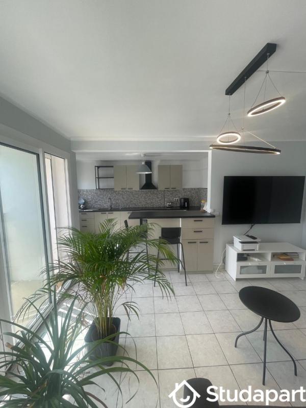 Chambre - 9 m² - 1 pièce