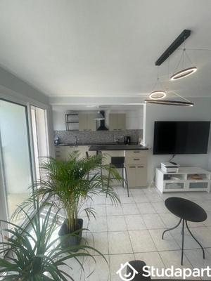 Chambre - 9 m² - 1 pièce