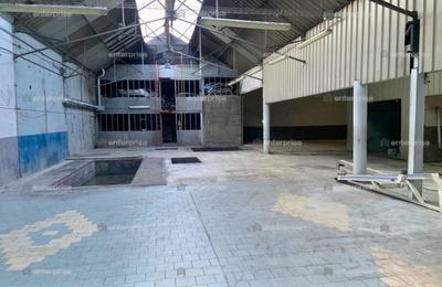 Local d'activité / Entrepôt - 700 m²