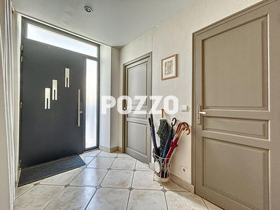 Maison - 305 m² - 10 pièces