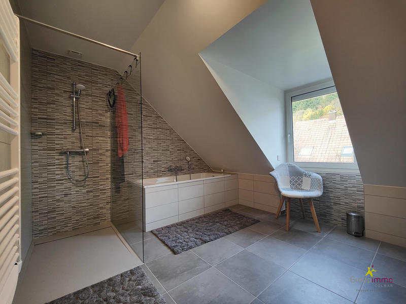 Appartement - 95 m² - 4 pièces