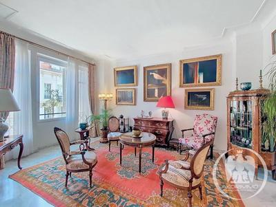 Appartement bourgeois - 112 m² - 4 pièces