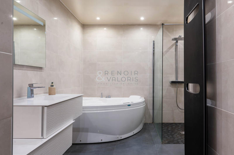 Appartement - 107 m² - 4 pièces