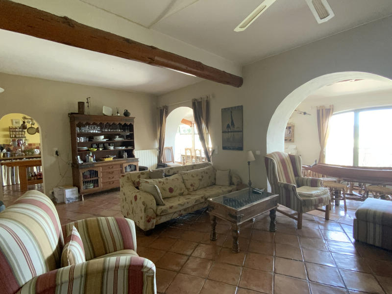 Maison - 205 m² - 6 pièces