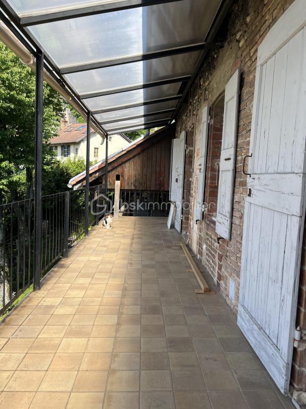 Demeure - 252 m² - 11 pièces