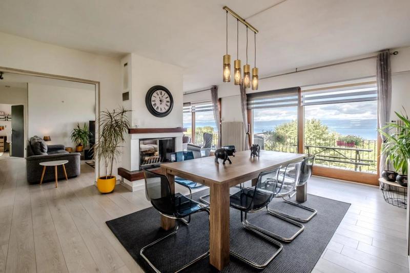 Propriété - 216 m² - 9 pièces