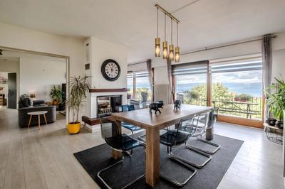 Propriété - 216 m² - 9 pièces