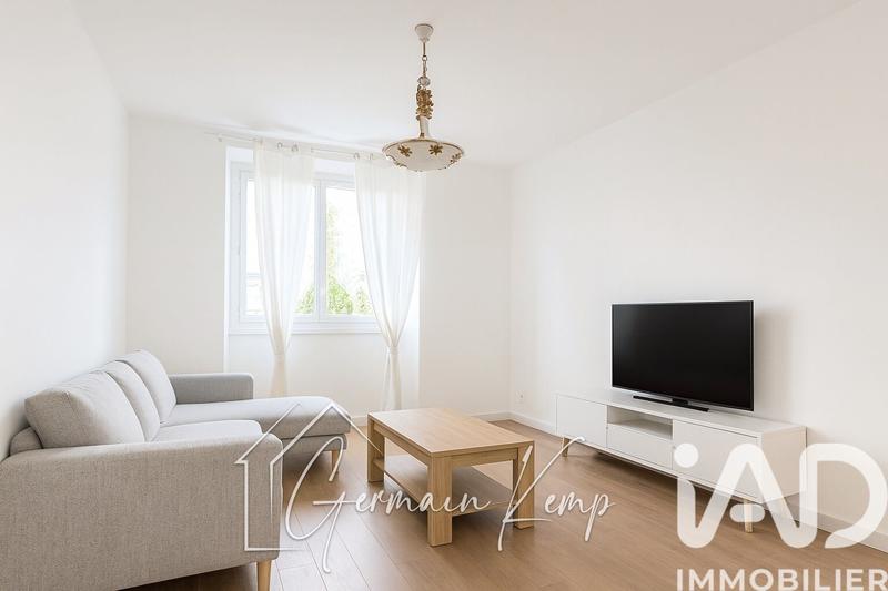 Maison - 250 m² - 9 pièces