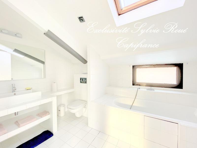 Loft - 135 m² - 4 pièces