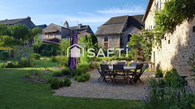 Maison - 278 m² - 9 pièces