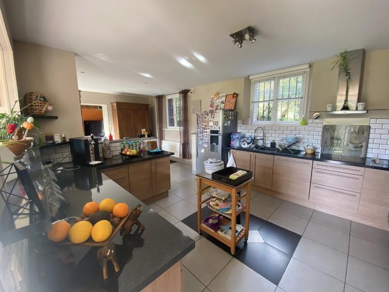 Maison - 213 m² - 8 pièces