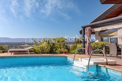 Maison - 246 m² - 6 pièces