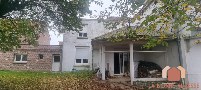 Maison - 310 m² - 9 pièces