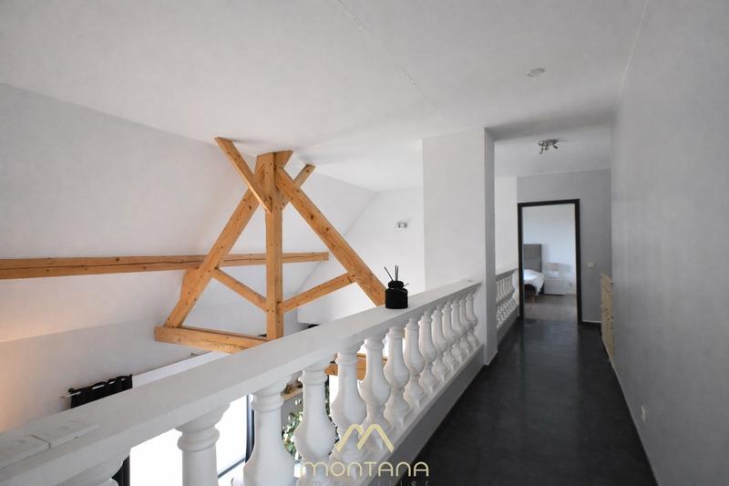 Maison contemporaine - 272 m² - 8 pièces