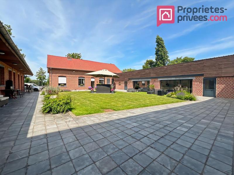 Demeure - 570 m² - 17 pièces