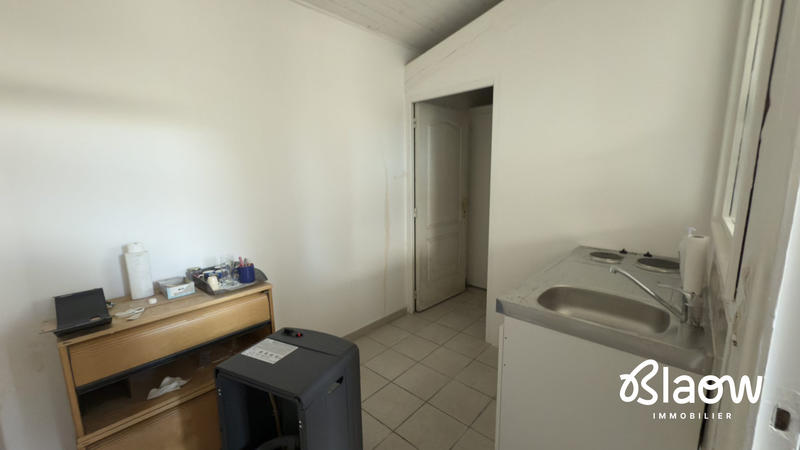 Local d'activités - 300 m²