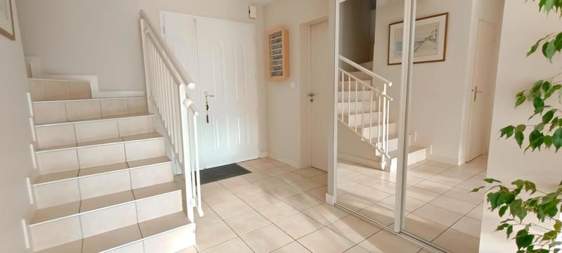 Maison - 166 m² - 6 pièces