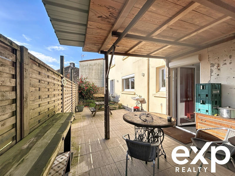 Maison traditionnelle - 116 m² - 8 pièces