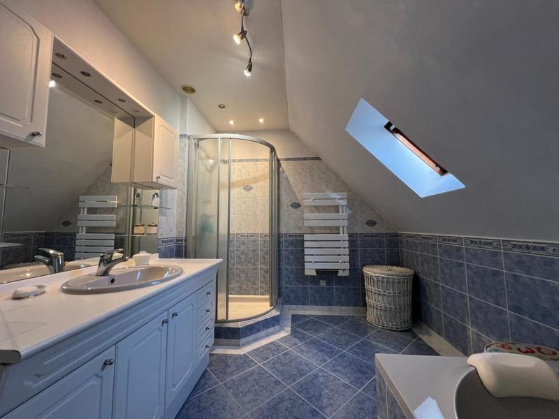 Villa - 185 m² - 6 pièces