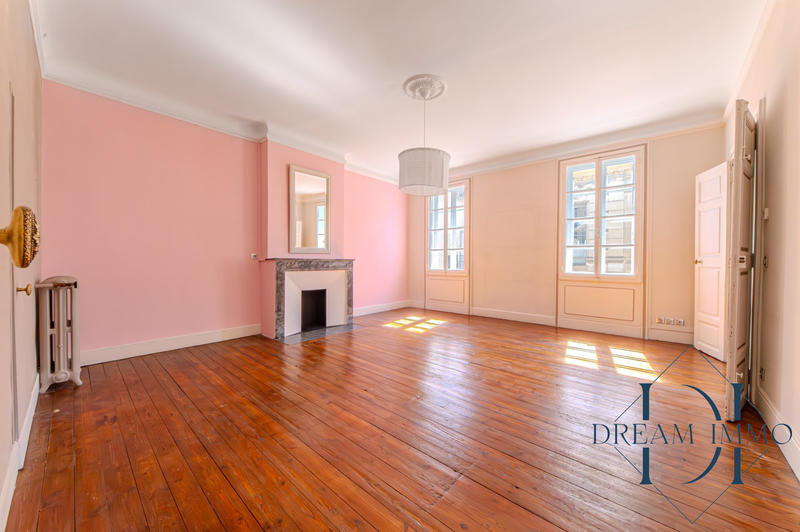 Appartement - 189 m² - 4 pièces