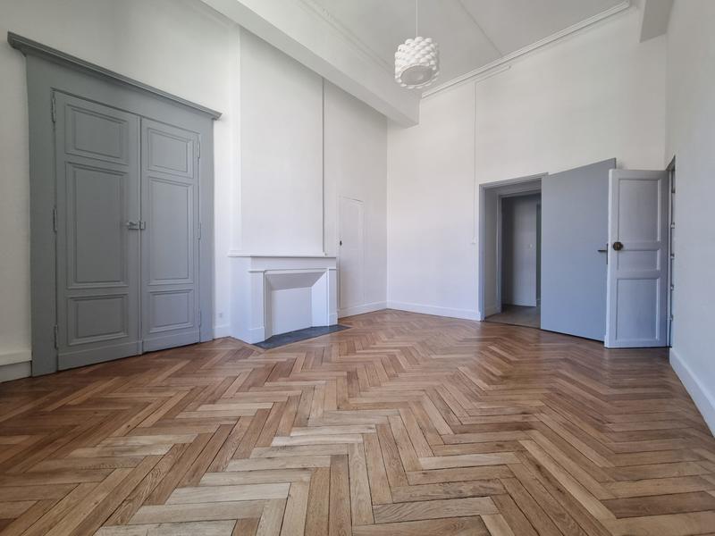 Appartement - 150 m² - 5 pièces