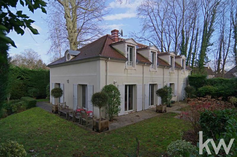 Maison - 215 m² - 6 pièces