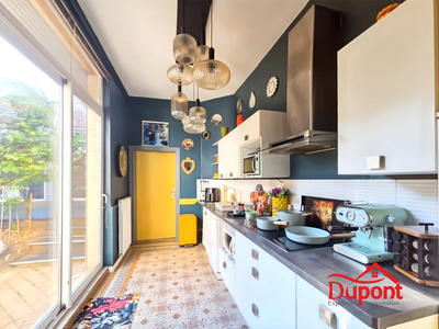 Maison - 240 m² - 11 pièces