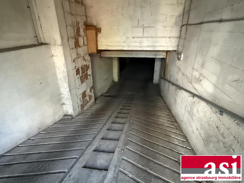 Parking / Garage - 12 m²