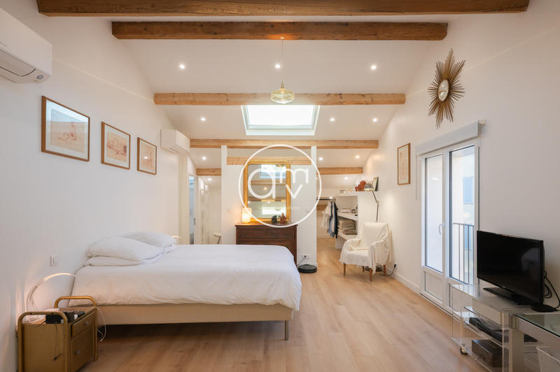 Villa - 221 m² - 5 pièces