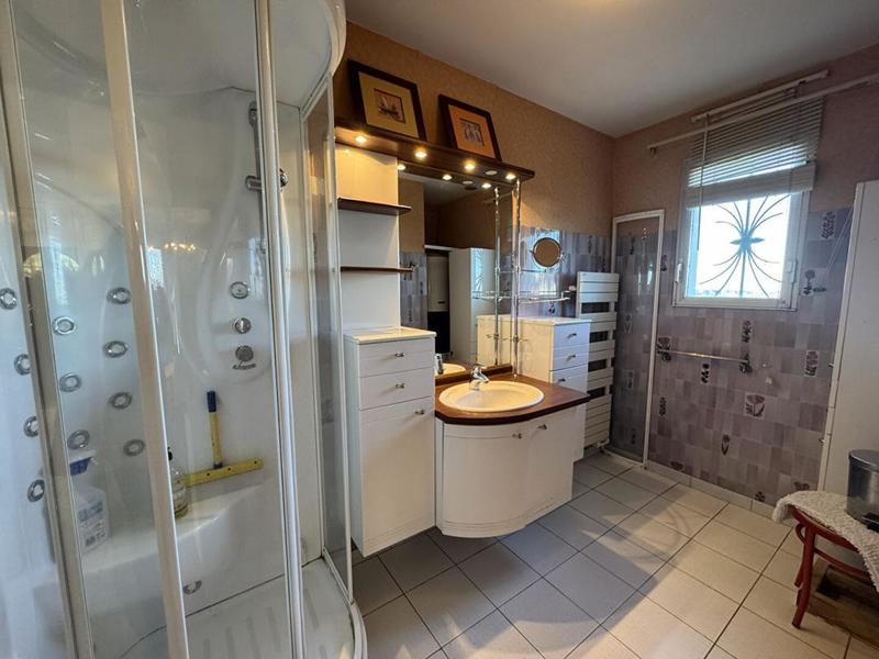 Maison - 209 m² - 9 pièces