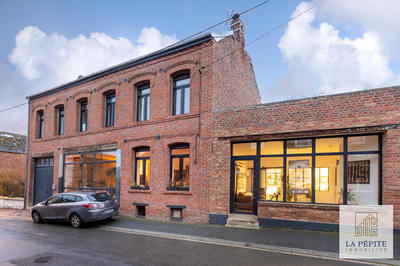 Maison - 230 m² - 9 pièces