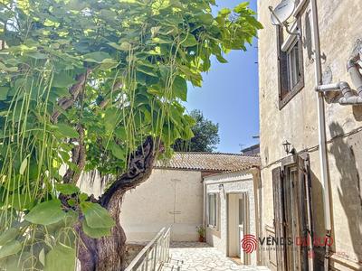 Immeuble - 10 pièces