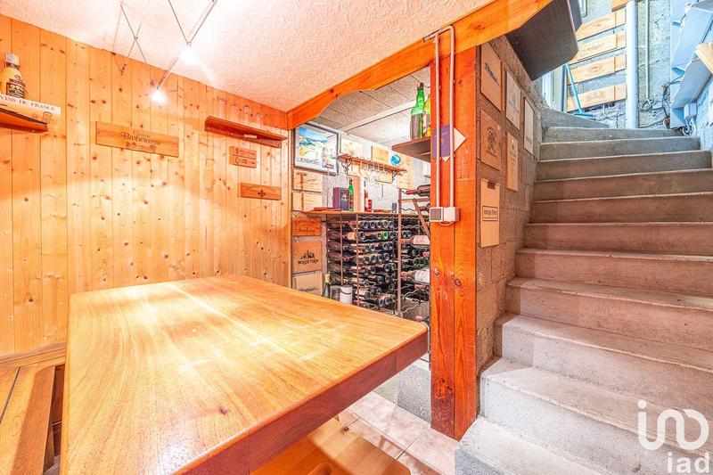 Maison - 205 m² - 6 pièces