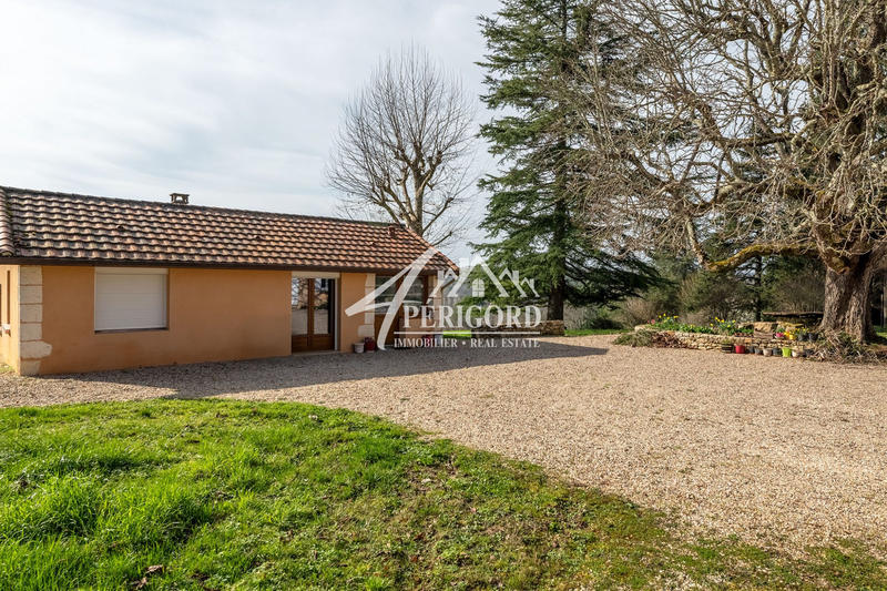 Maison - 210 m² - 10 pièces