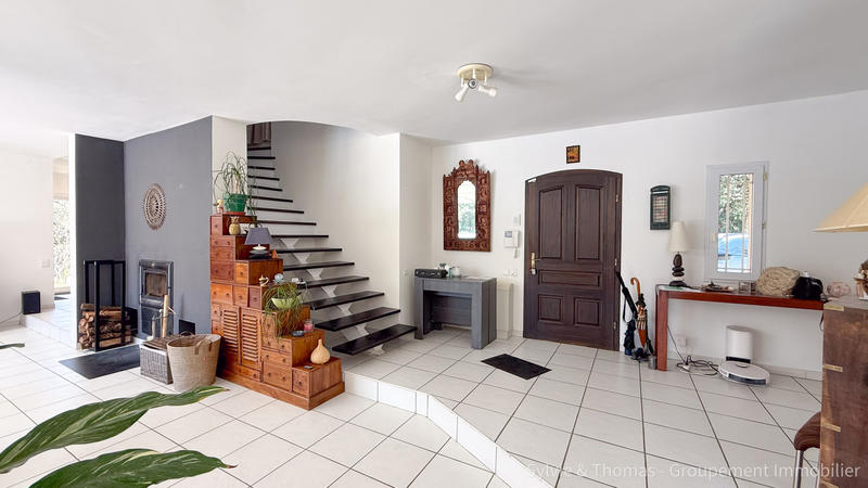 Maison - 285 m² - 8 pièces