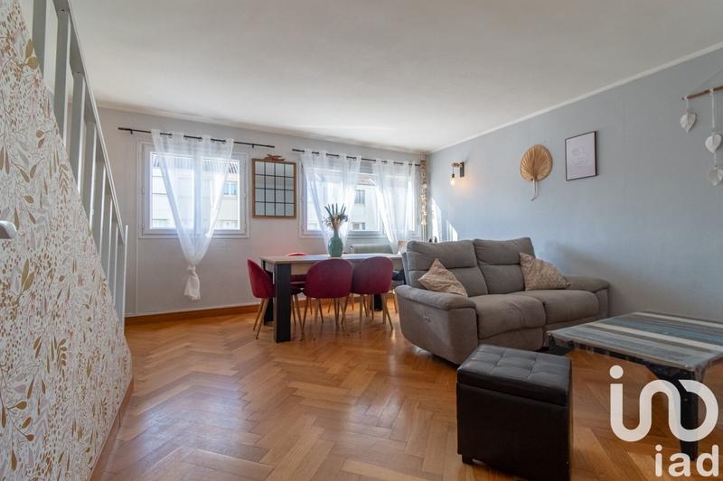 Maison - 90 m² - 5 pièces