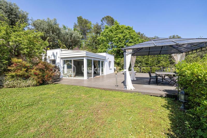 Maison d'architecte - 518 m² - 12 pièces