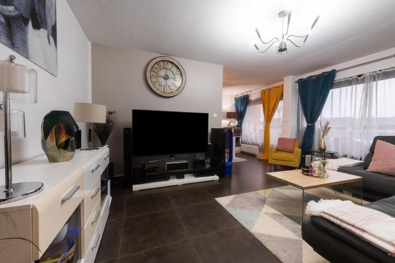 Appartement - 98 m² - 5 pièces