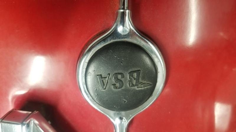 Bsa Lightning 650 bsa rouge 0650 539