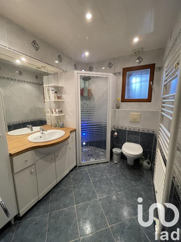 Maison - 180 m² - 7 pièces