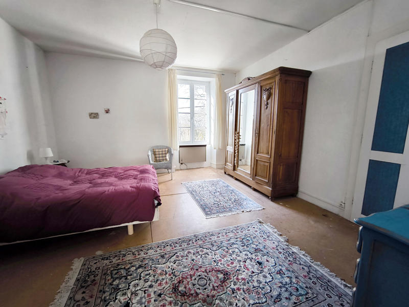 Maison - 225 m² - 7 pièces