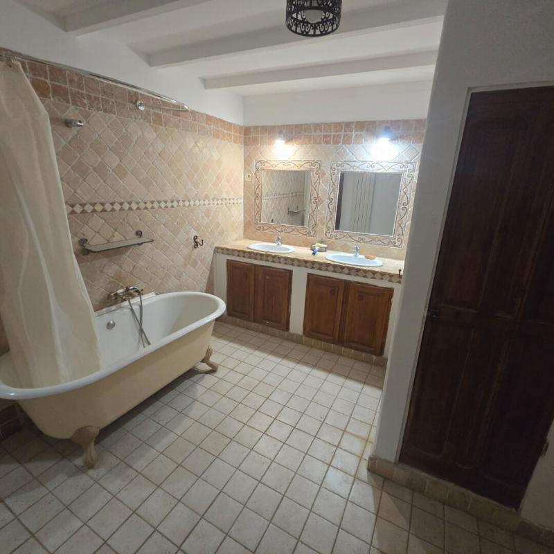 Maison - 140 m² - 7 pièces