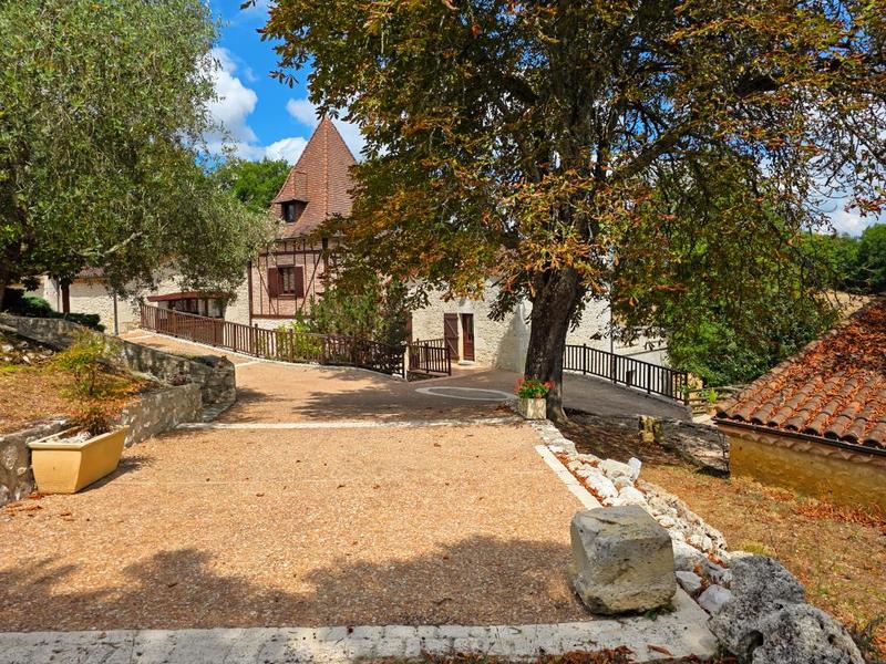 Demeure - 400 m² - 7 pièces