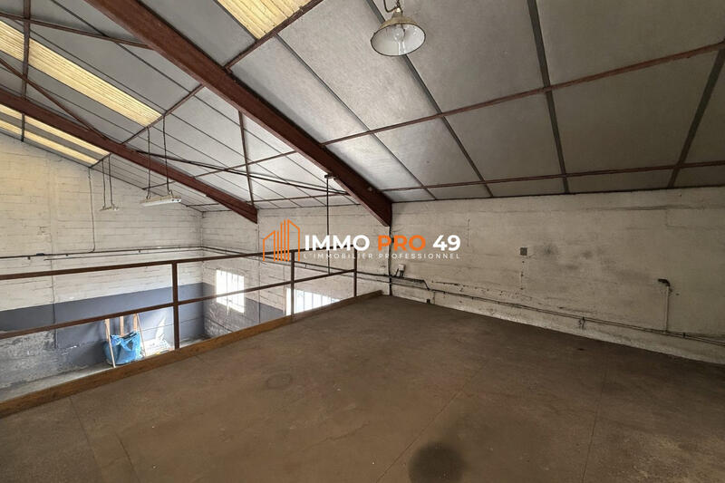 Local d'activités - 180 m²