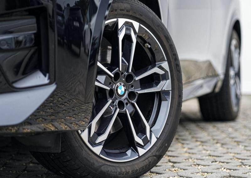 Bmw X2 20i 170 m-Sport / Toit Ouvrant Attache Remorque Coffre Elec Apple Carplay Android Auto