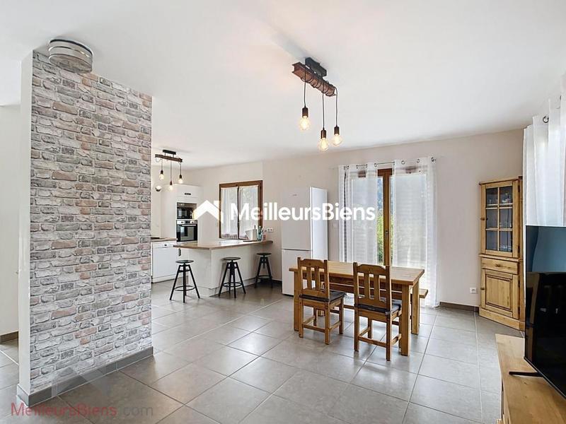 Maison - 110 m² - 4 pièces