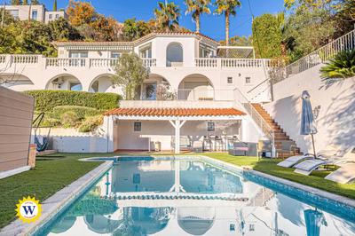 Villa - 223 m² - 6 pièces