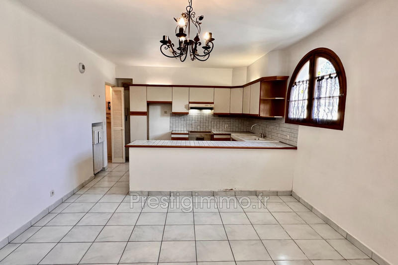 Maison - 270 m² - 8 pièces