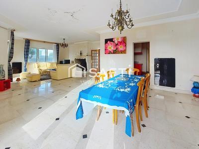Villa - 223 m² - 7 pièces