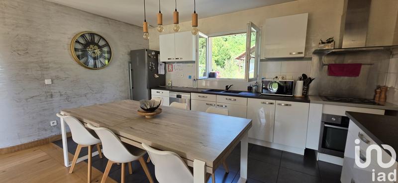 Maison - 104 m² - 5 pièces